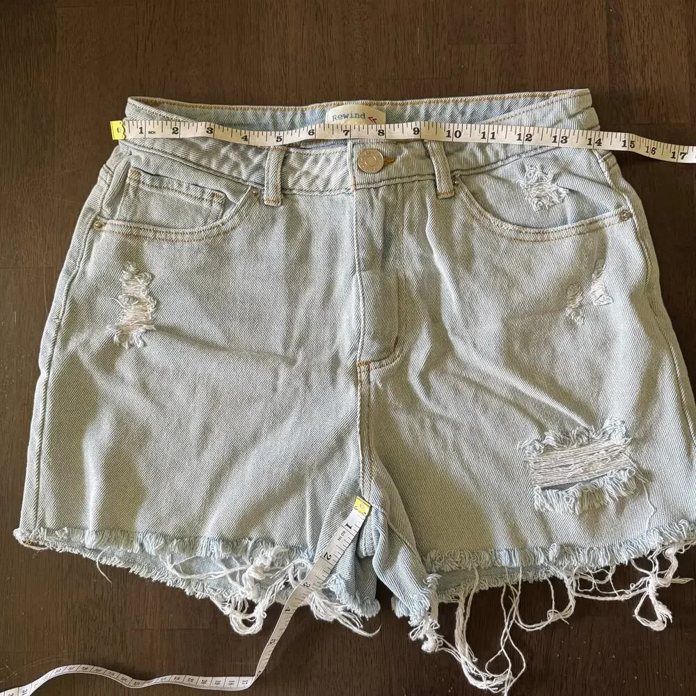 Rewind Distressed Light Wash Denim Shorts Women's Size 5 W27 Raw Hem High Rise